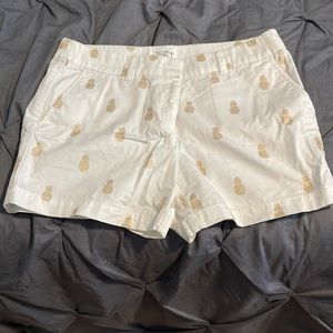 Ann Taylor LOFT white shorts with gold pineapples size 4